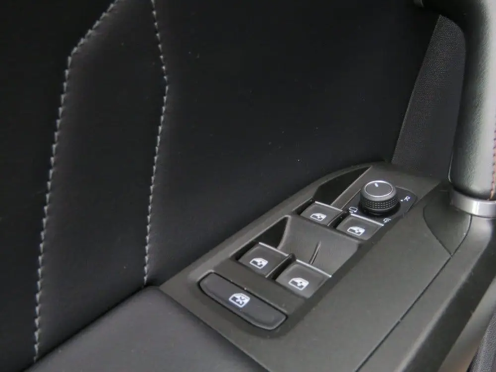 Cupra Leon 1.4 e-Hybrid 245pk COPPER ED. uit 2021, foto 19