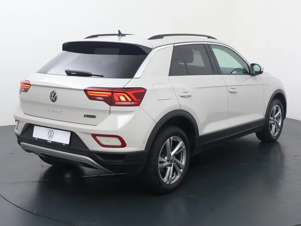 Volkswagen T-Roc 1.0 TSI Life | 110 PK | Adaptive Cruise Con uit 2022, foto 5