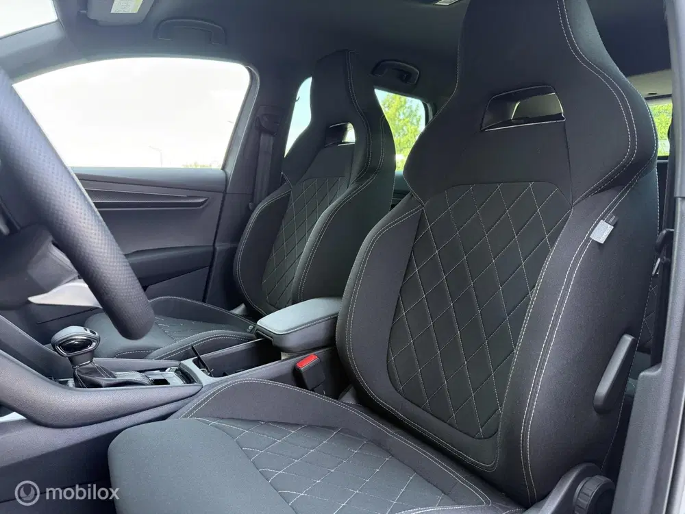 Skoda Karoq 1.5 TSI ACT Sportline uit 2026, foto 6