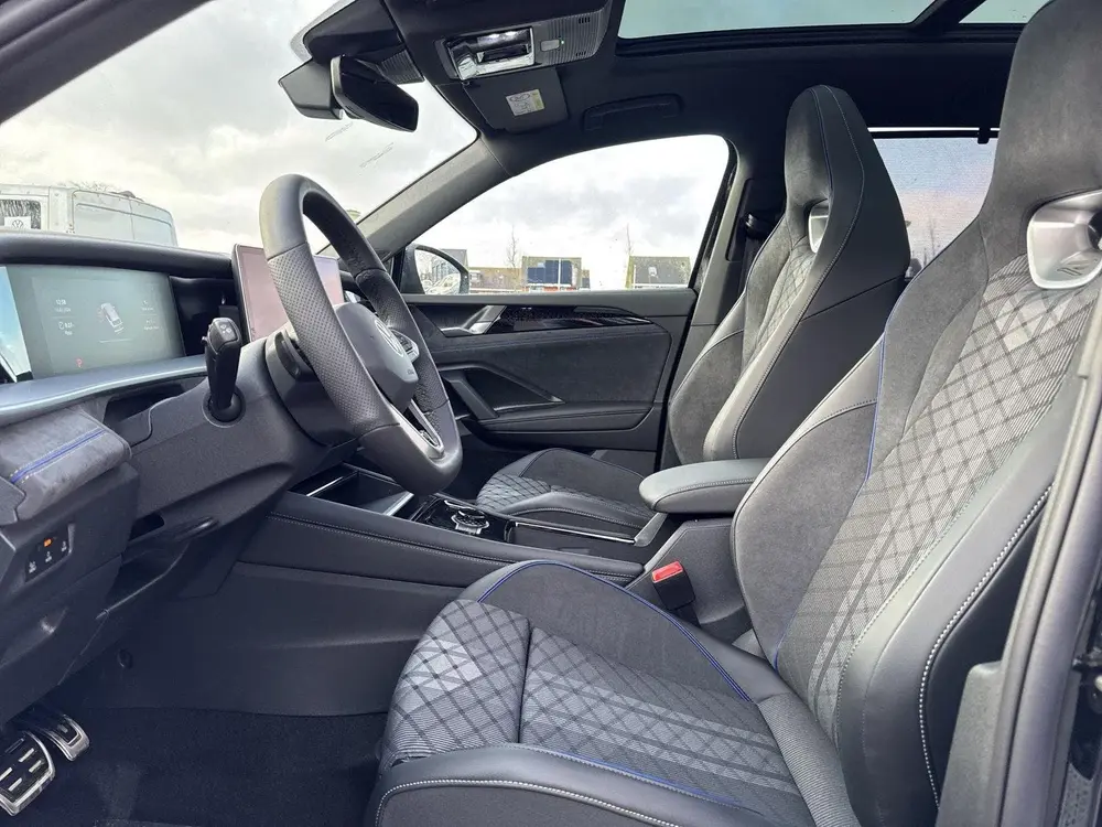 Volkswagen Tayron 1.5 eHybrid R-Line Edition | Panorama dak uit 2026, foto 12