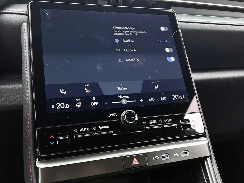 Lexus LBX Emotion 2WD uit 2025, foto 10