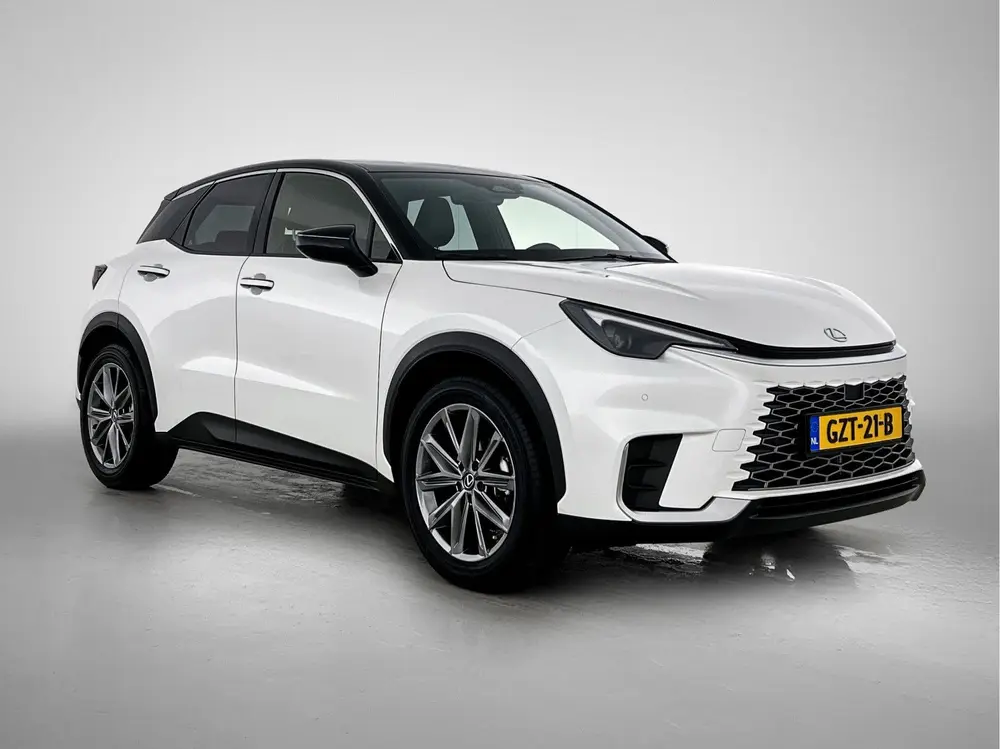 Lexus LBX Emotion 2WD uit 2025, foto 13