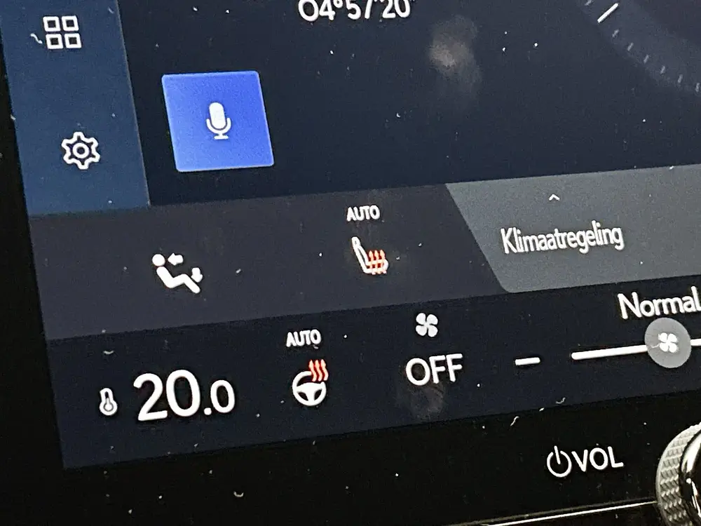 Lexus LBX Emotion 2WD uit 2025, foto 19