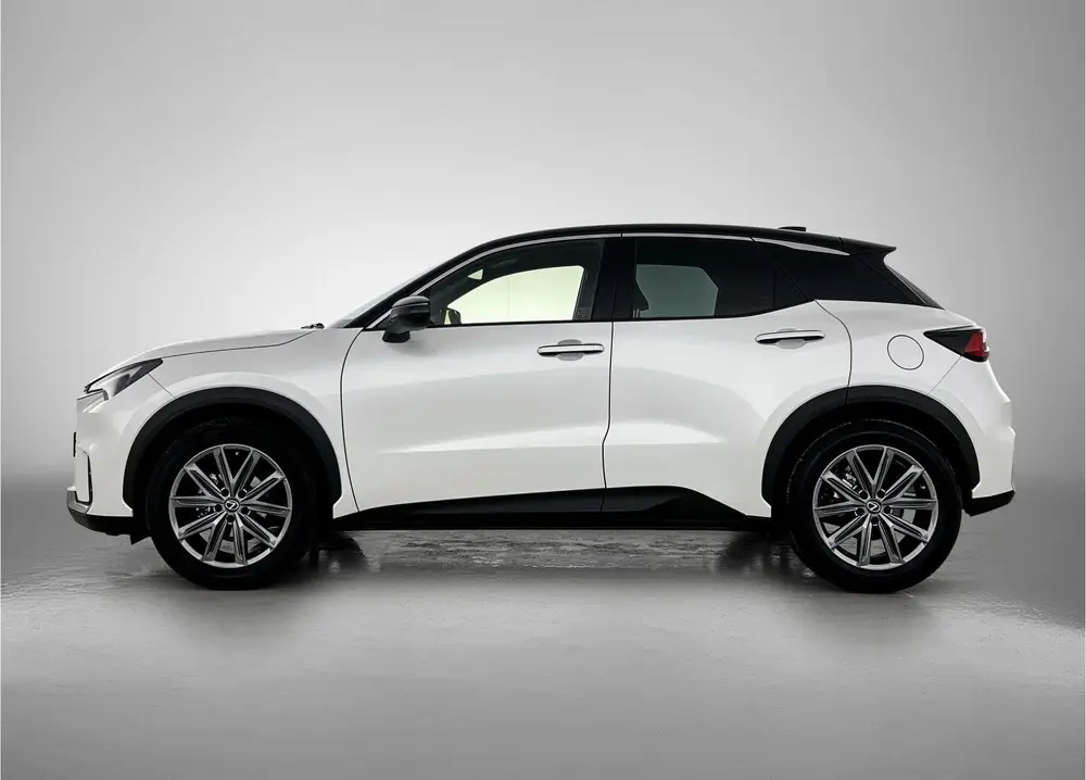 Lexus LBX Emotion 2WD uit 2025, foto 3