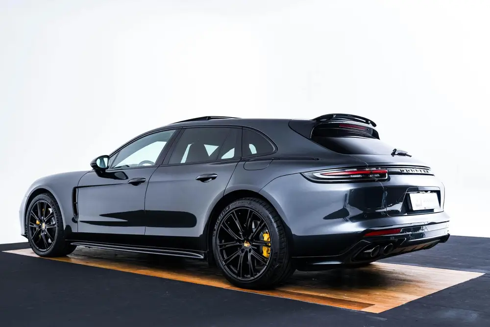 Porsche Panamera 2.9 4 E-Hybrid Panoramadak uit 2019, foto 2