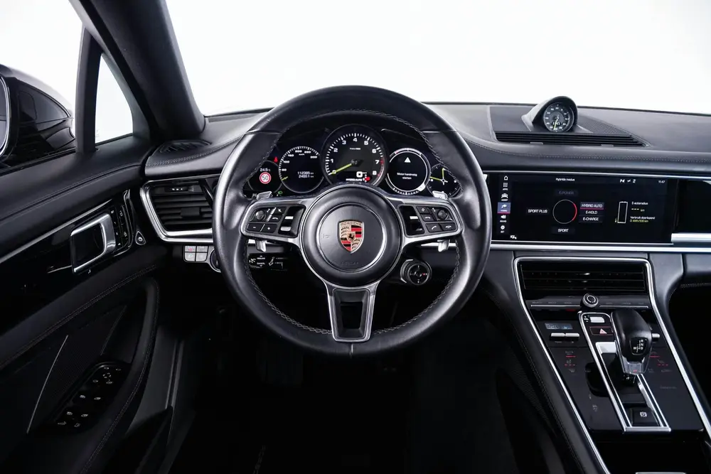 Porsche Panamera 2.9 4 E-Hybrid Panoramadak uit 2019, foto 3