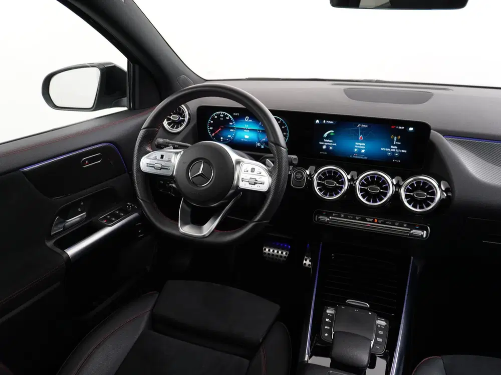 Mercedes-Benz GLA 250 e AMG uit 2022, foto 19