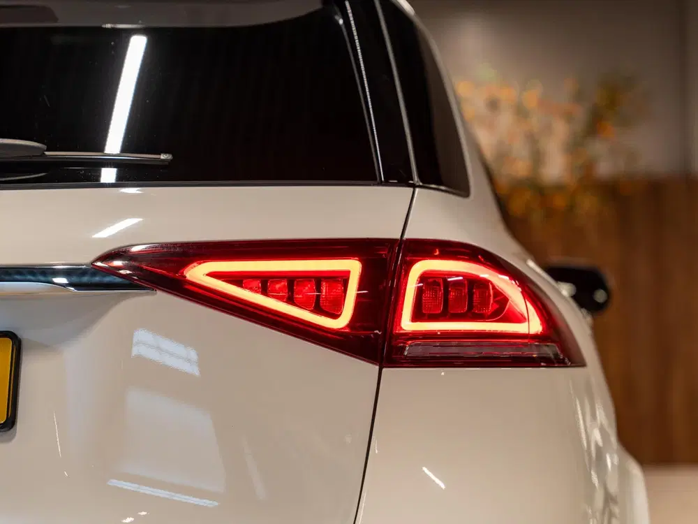 Mercedes-Benz GLE 350 e 4MATIC Premium Plus AMG Line uit 2021, foto 16