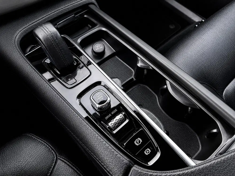 Volvo XC90 2.0 T8 Recharge AWD R-Design uit 2020, foto 13