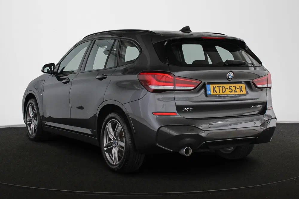 BMW X1 xDrive25e M Sport Stoelverwarming LED Spor uit 2021, foto 4