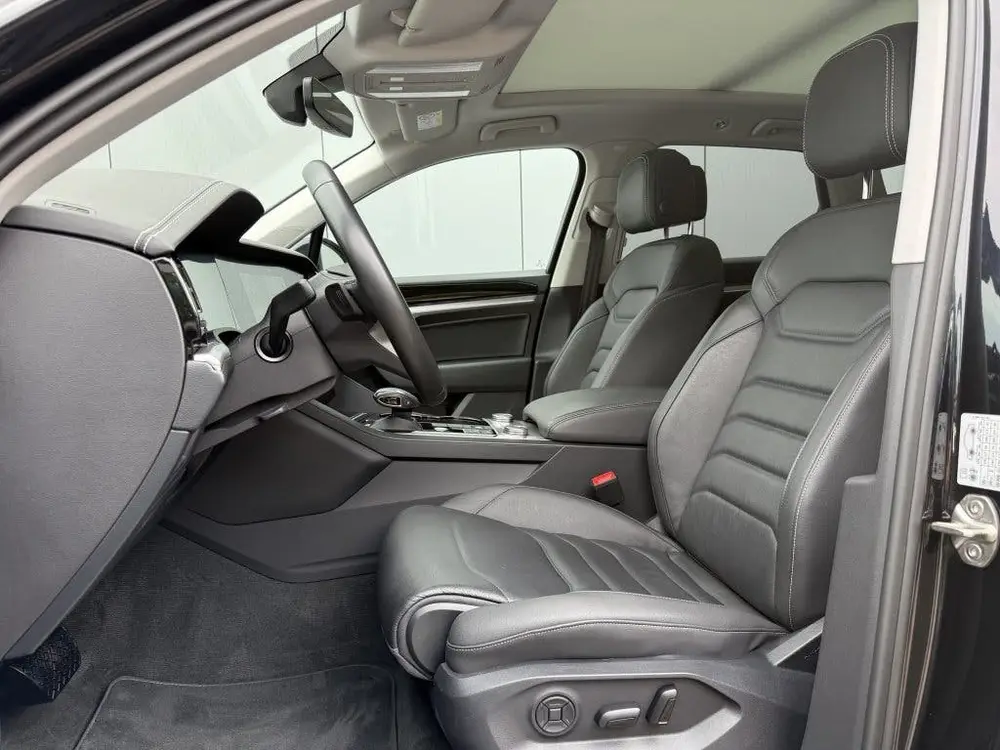 Volkswagen Touareg 3.0 TSi eHybrid 4Motion Camera (bj 2022) uit 2022, foto 16