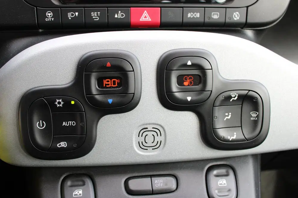 Fiat Panda 1.0 Hybrid City Cross uit 2022, foto 17