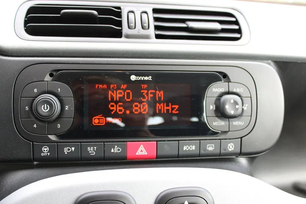 Fiat Panda 1.0 Hybrid City Cross uit 2022, foto 18