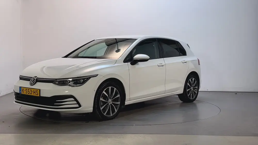 Volkswagen Golf 1.0 eTSI DSG Life Business Alcantara Sfeerve uit 2021, foto 8