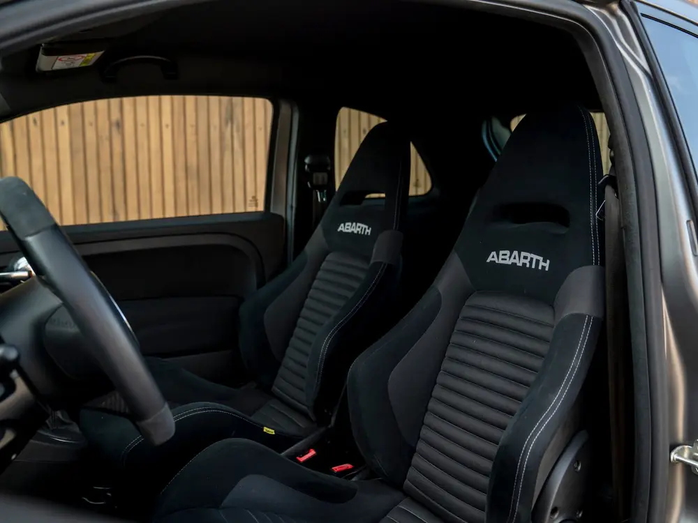 Abarth 595 Competizione 70th Anniversary (bj 2019) uit 2019, foto 8