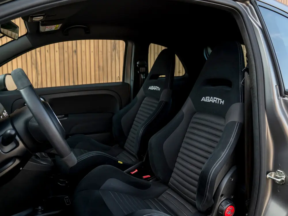 Abarth 595 Competizione 70th Anniversary (bj 2019) uit 2019, foto 9