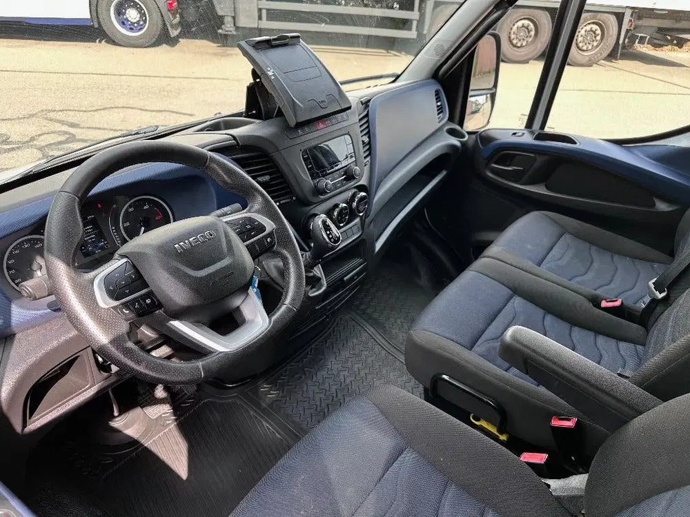 Iveco Daily 3.0 L Dubbel cabine Automaat Trekhaak L4H2 uit 2021, foto 8