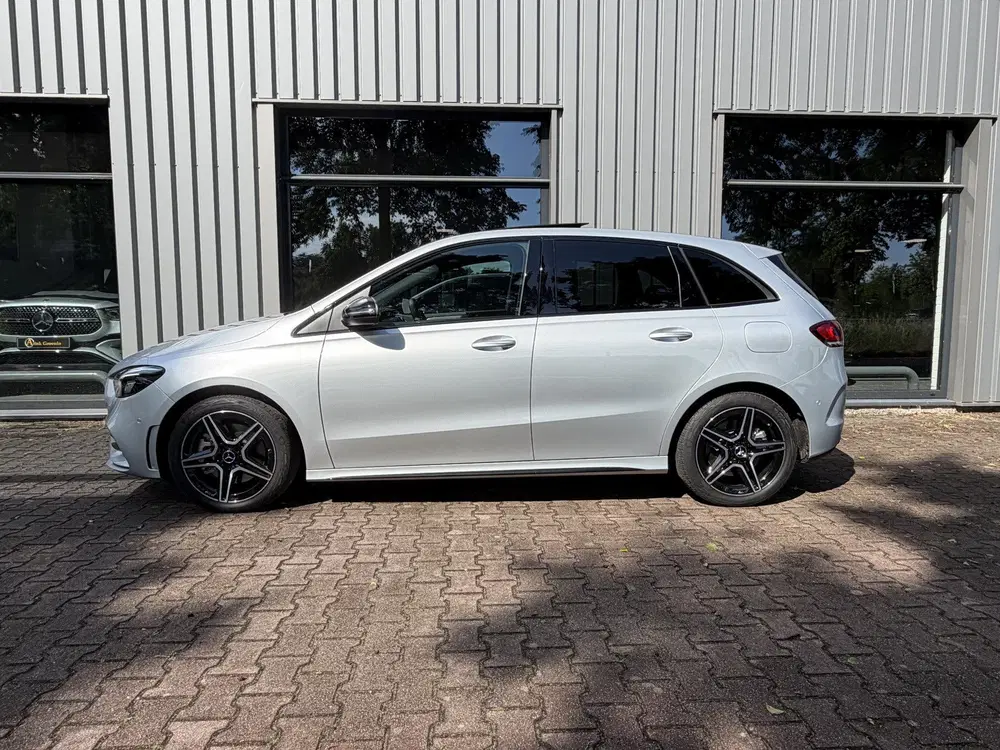 Mercedes-Benz B-Klasse 250 e Premium AMG Line uit 2022, foto 3