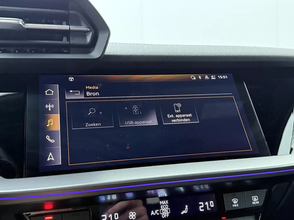 Audi A3 35 TFSI S edition uit 2022, foto 14