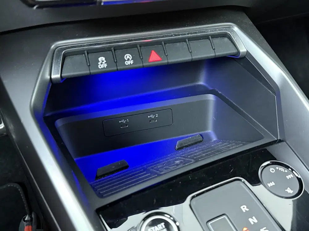 Audi A3 35 TFSI S edition uit 2022, foto 20
