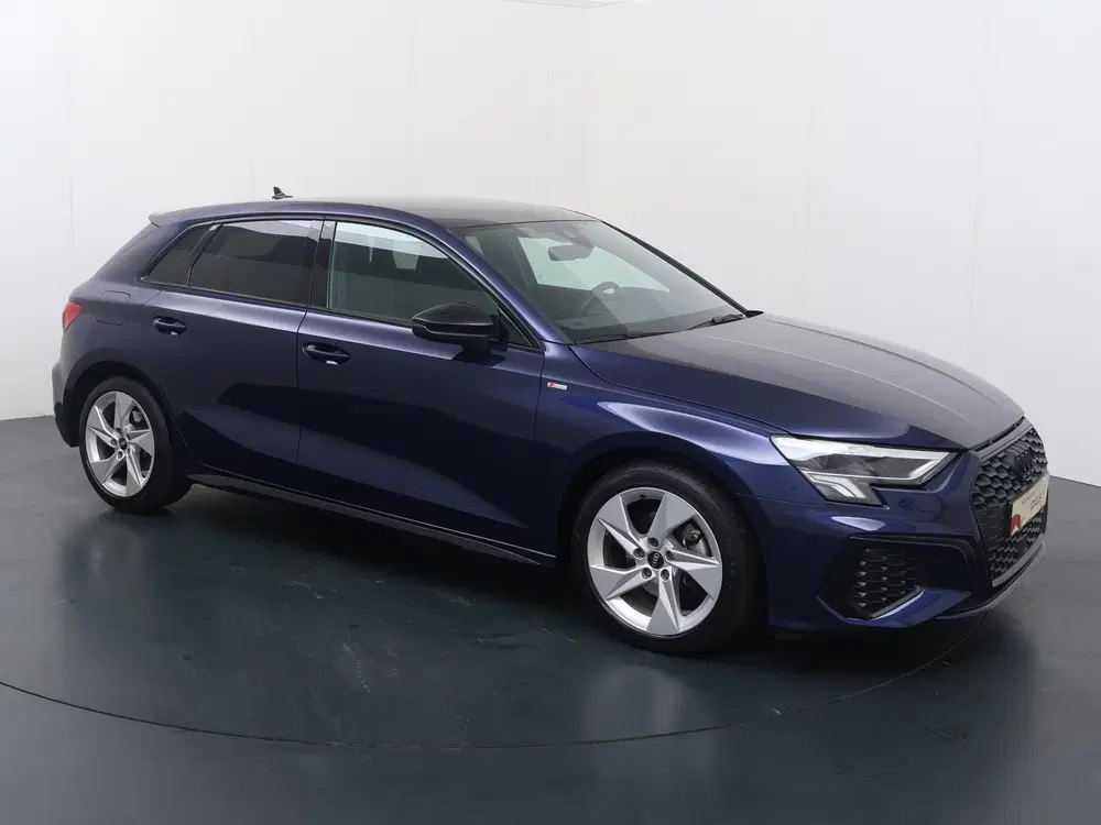 Audi A3 35 TFSI S edition uit 2022, foto 3
