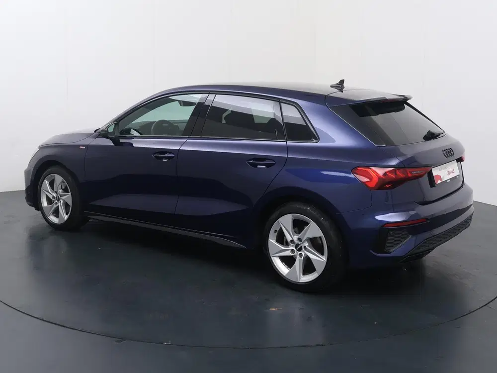 Audi A3 35 TFSI S edition uit 2022, foto 4