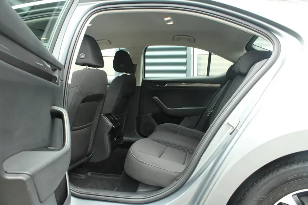 Skoda Superb 1.5 TSI 150pk Ambition | Verwarmde Voorruit | C uit 2019, foto 17