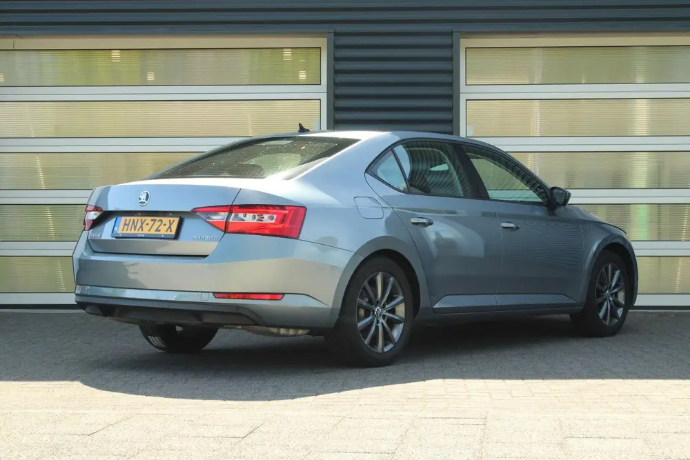 Skoda Superb 1.5 TSI 150pk Ambition | Verwarmde Voorruit | C uit 2019, foto 2