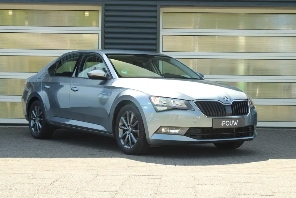 Skoda Superb 1.5 TSI 150pk Ambition | Verwarmde Voorruit | C uit 2019, foto 8