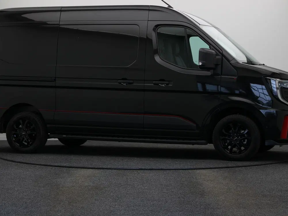 Nissan Interstar Nismo + uit 2026, foto 11