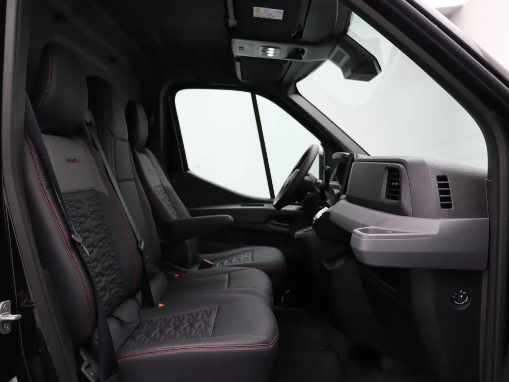 Nissan Interstar Nismo + uit 2026, foto 4