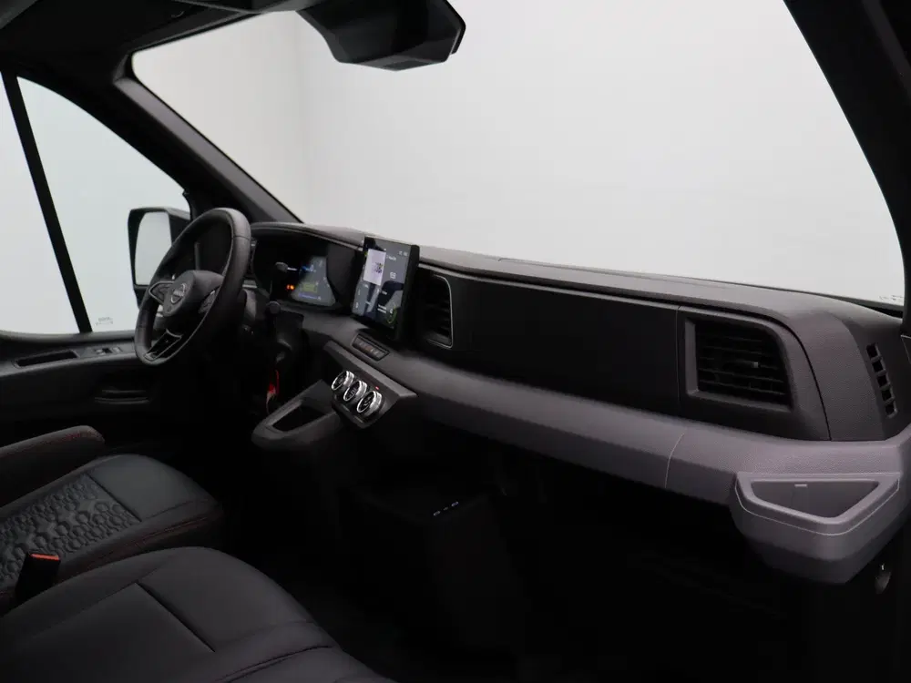 Nissan Interstar Nismo + uit 2026, foto 7