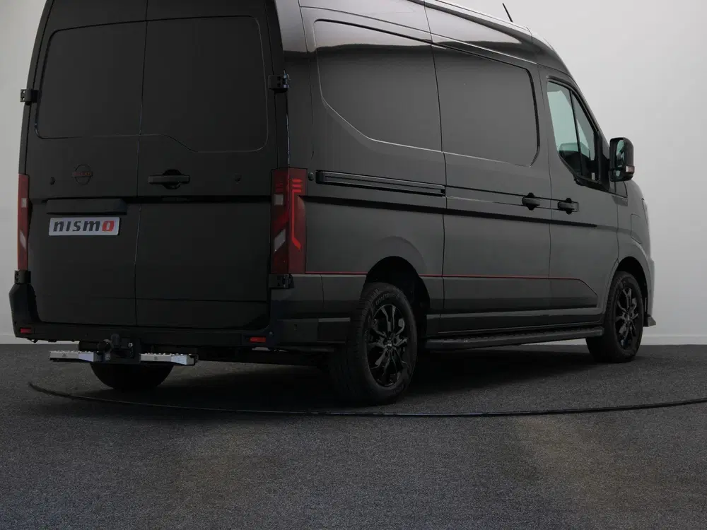 Nissan Interstar Nismo + uit 2026, foto 11