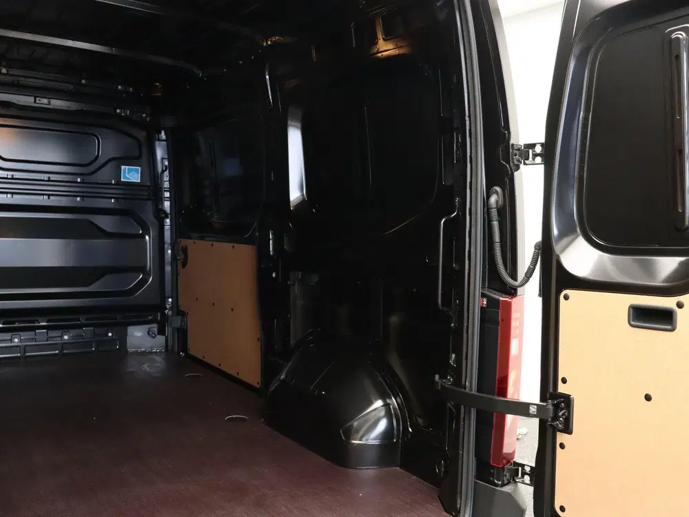 Nissan Interstar Nismo + uit 2026, foto 15