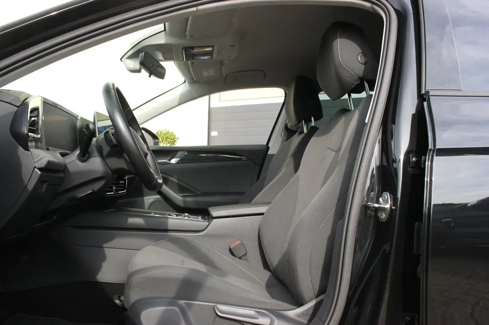 Volkswagen Passat Variant 1.5 eTSI Business | Camera | Carpl uit 2024, foto 12