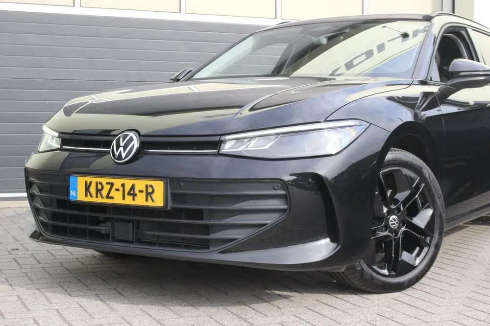 Volkswagen Passat Variant 1.5 eTSI Business | Camera | Carpl uit 2024, foto 13