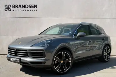Porsche Cayenne 3.0 E-Hybrid ACC-Luchtvering-Burmester-Trekh uit 2019