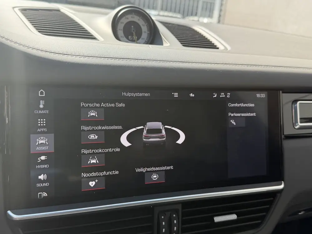 Porsche Cayenne 3.0 E-Hybrid ACC-Luchtvering-Burmester-Trekh uit 2019, foto 12