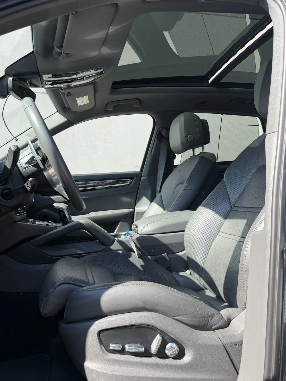 Porsche Cayenne 3.0 E-Hybrid ACC-Luchtvering-Burmester-Trekh uit 2019, foto 18
