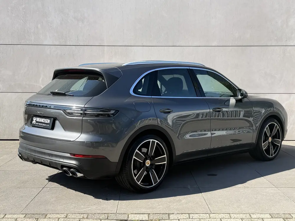 Porsche Cayenne 3.0 E-Hybrid ACC-Luchtvering-Burmester-Trekh uit 2019, foto 2