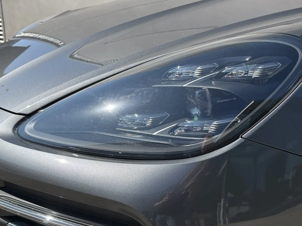 Porsche Cayenne 3.0 E-Hybrid ACC-Luchtvering-Burmester-Trekh uit 2019, foto 7