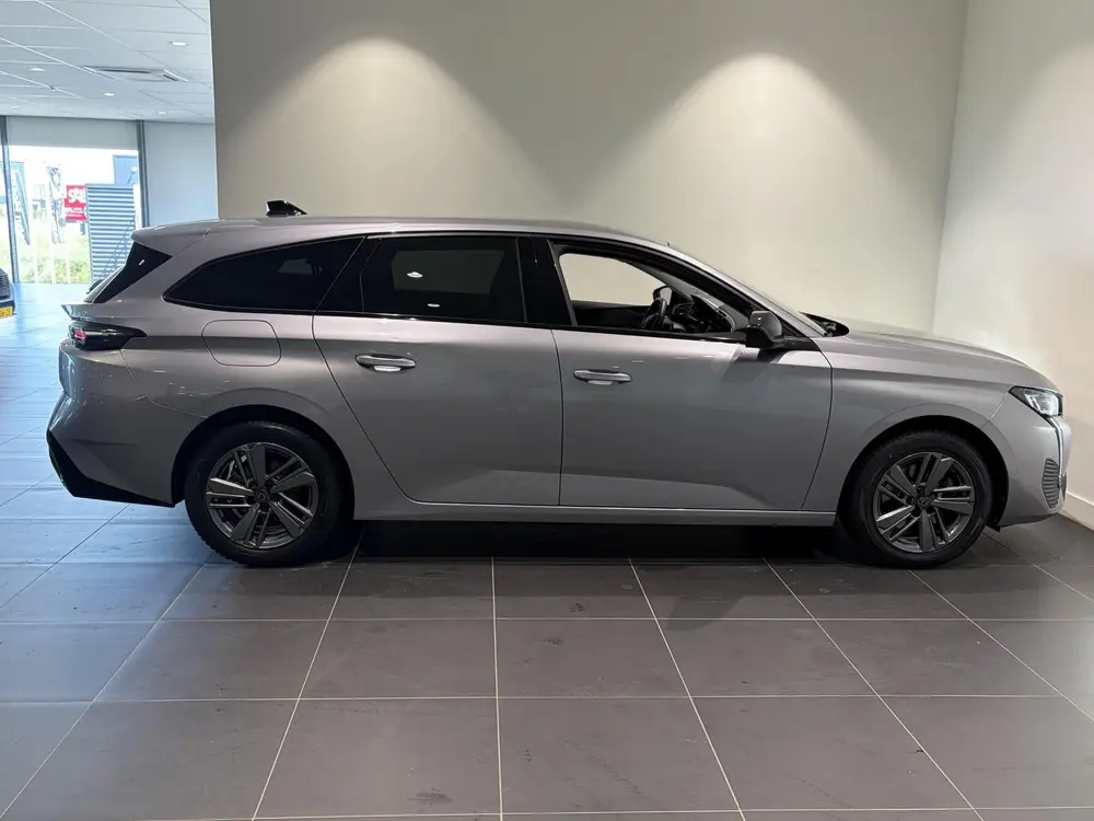 Peugeot 308 1.2 PureTech Allure Pack Business uit 2023, foto 6