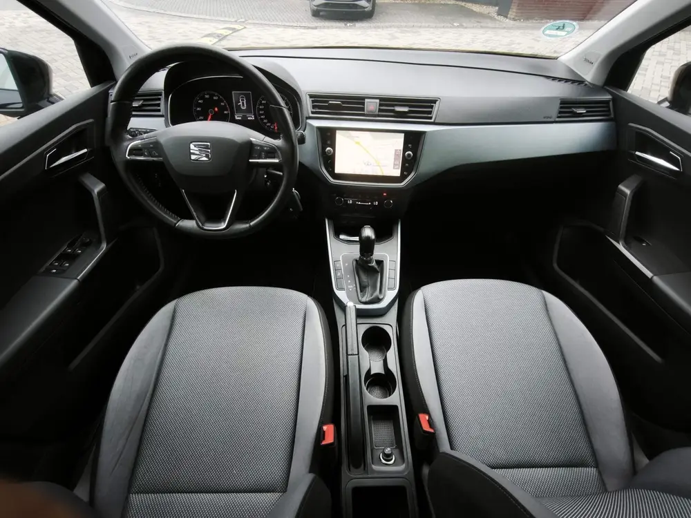 SEAT Arona 1.0 TSI Xcellence Business Intense DAB|Apple Carp uit 2019, foto 15