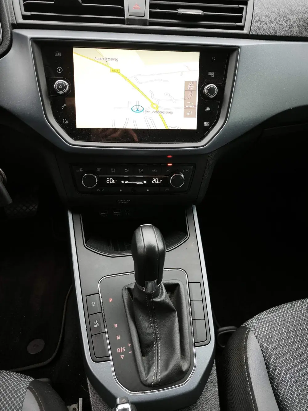SEAT Arona 1.0 TSI Xcellence Business Intense DAB|Apple Carp uit 2019, foto 18