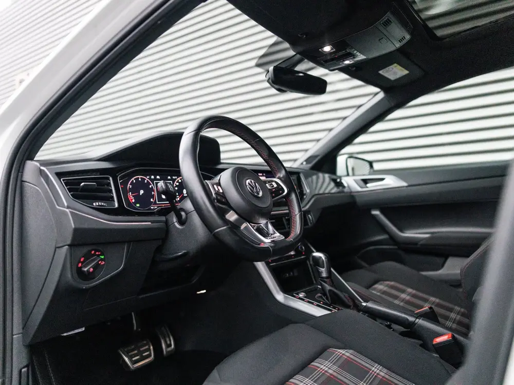 Volkswagen Polo 2.0 TSI GTI Pano Beats Navi Cruise Keyless uit 2020, foto 20