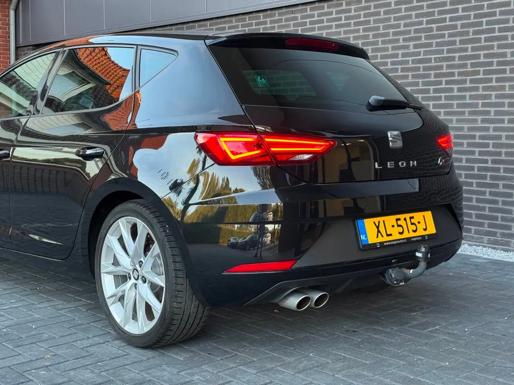 SEAT Leon 1.5 TSI FR Business Intense DSG uit 2019, foto 13
