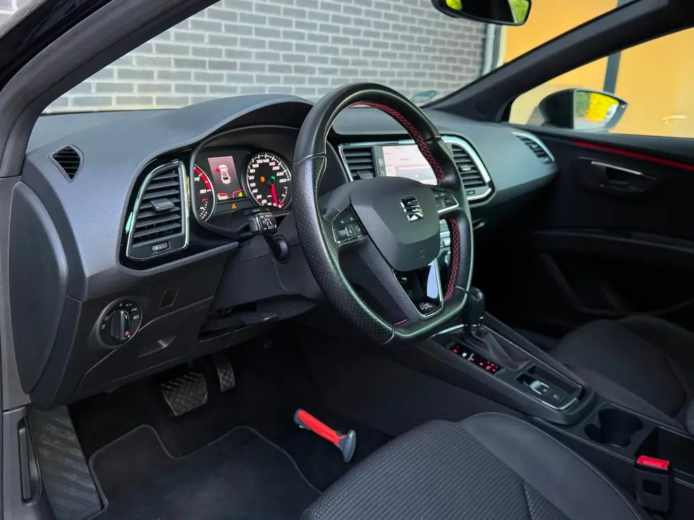 SEAT Leon 1.5 TSI FR Business Intense DSG uit 2019, foto 3