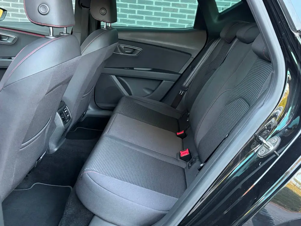 SEAT Leon 1.5 TSI FR Business Intense DSG uit 2019, foto 4