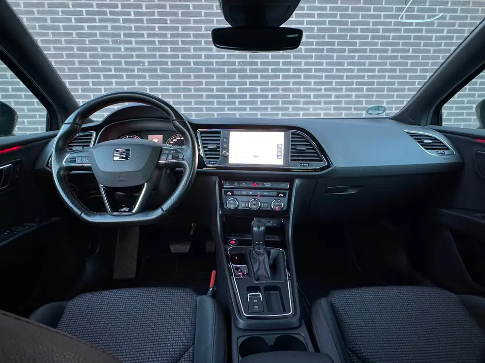 SEAT Leon 1.5 TSI FR Business Intense DSG uit 2019, foto 5