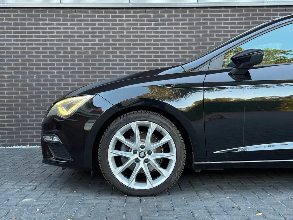 SEAT Leon 1.5 TSI FR Business Intense DSG uit 2019, foto 9